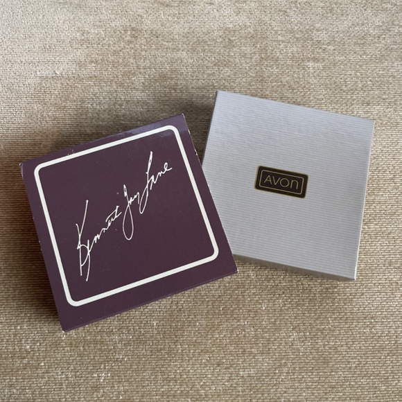 VINTAGE (1989) AVON KENNETH JAY LANE’S RENAISSANCE PIN/PENDANT - Picture 2 of 4